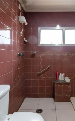 Casa à venda com 195m², 3 quartos e 2 vagasBanheiro 2