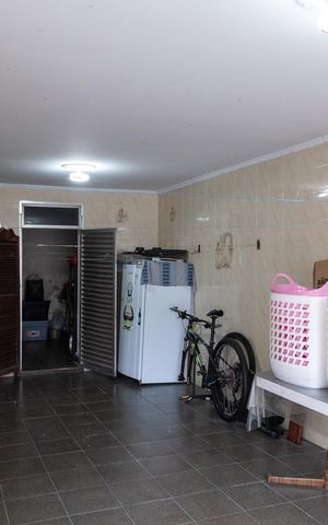 Casa à venda com 195m², 3 quartos e 2 vagasÁrea de Serviço
