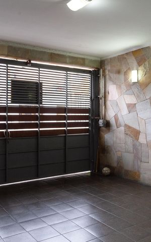 Casa à venda com 195m², 3 quartos e 2 vagasGaragem