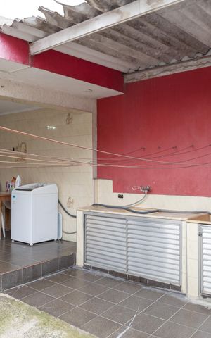 Casa à venda com 195m², 3 quartos e 2 vagasÁrea de Serviço