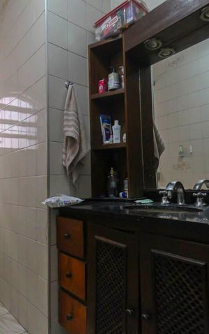 Casa à venda com 250m², 4 quartos e 2 vagas Casa à venda com 250m², 4 quartos e 2 vagasLavabo