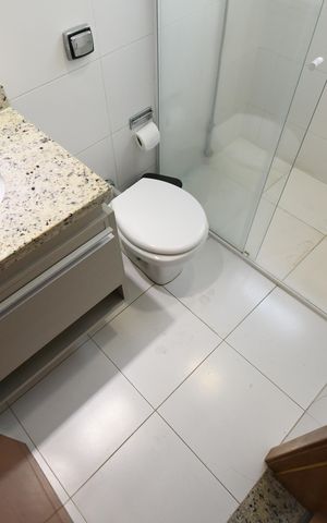 Casa de condomínio para alugar com 180m², 3 quartos e 4 vagasBanheiro 2