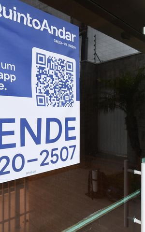 Casa de condomínio para alugar com 180m², 3 quartos e 4 vagasPlaca