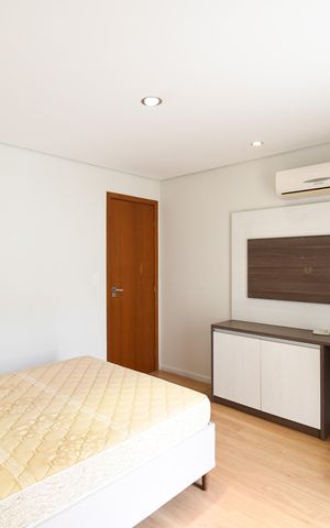 Casa de condomínio para alugar com 180m², 3 quartos e 4 vagasSuíte