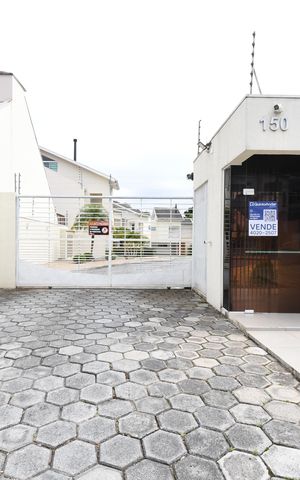 Casa de condomínio para alugar com 180m², 3 quartos e 4 vagasPlaca
