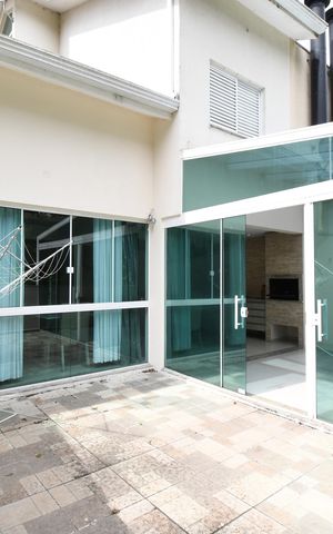 Casa de condomínio para alugar com 180m², 3 quartos e 4 vagasÁrea externa