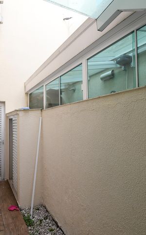 Casa de condomínio para alugar com 180m², 3 quartos e 4 vagasÁrea externa