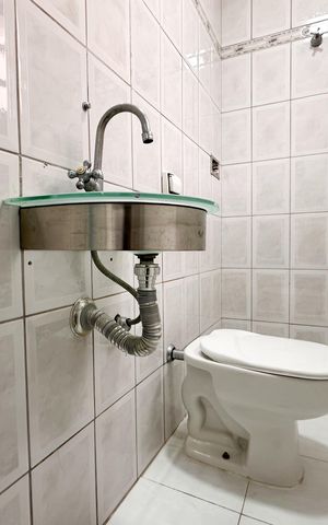 Casa à venda com 90m², 2 quartos e 3 vagas Casa à venda com 90m², 2 quartos e 3 vagasBanheiro Social 2