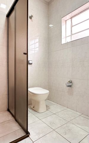 Casa à venda com 90m², 2 quartos e 3 vagas Casa à venda com 90m², 2 quartos e 3 vagasBanheiro Social