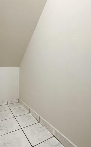 Casa à venda com 90m², 2 quartos e 3 vagas Casa à venda com 90m², 2 quartos e 3 vagasDespensa
