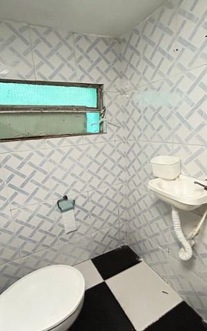 Casa para alugar com 60m², 2 quartos e sem vagaBanheiro