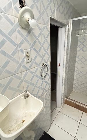 Casa para alugar com 60m², 2 quartos e sem vagaBanheiro