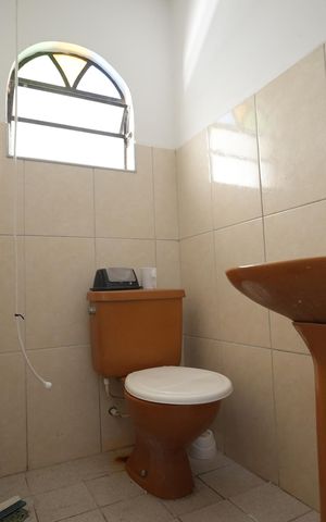 Casa à venda com 159m², 2 quartos e 2 vagasBanheiro Social