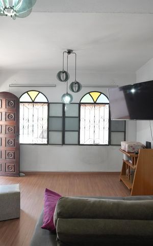Casa à venda com 159m², 2 quartos e 2 vagasSala