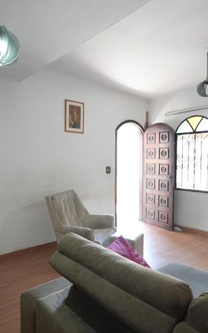 Casa à venda com 159m², 2 quartos e 2 vagasSala