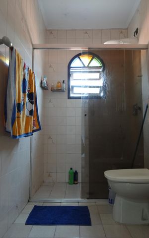 Casa à venda com 159m², 2 quartos e 2 vagasBanheiro Social
