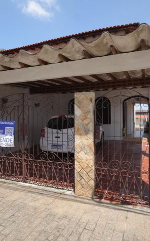 Casa à venda com 159m², 2 quartos e 2 vagasFachada