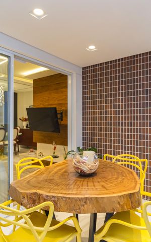 Apartamento à venda com 95m², 3 quartos e 2 vagas Apartamento à venda com 95m², 3 quartos e 2 vagasVaranda