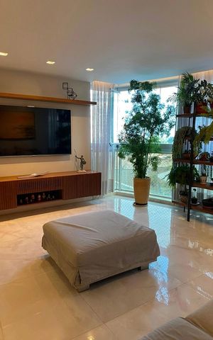 Apartamento à venda com 123m², 3 quartos e 2 vagas Apartamento à venda com 123m², 3 quartos e 2 vagasSala