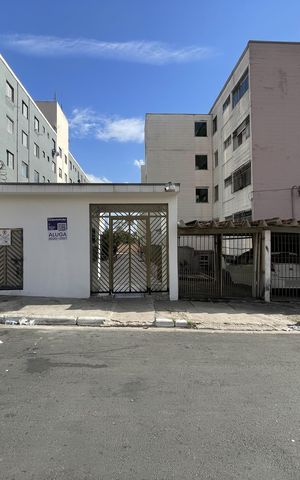 Apartamento à venda com 43m², 2 quartos e 1 vaga Apartamento à venda com 43m², 2 quartos e 1 vagaFachada + Placa