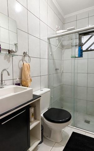 Casa à venda com 246m², 3 quartos e 3 vagas Casa à venda com 246m², 3 quartos e 3 vagasBanheiro