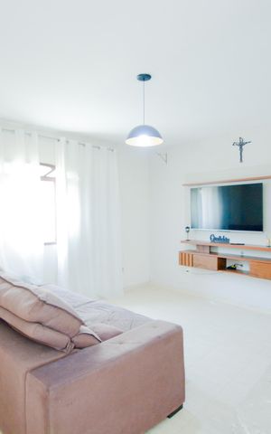 Casa à venda com 173m², 4 quartos e 2 vagasSala