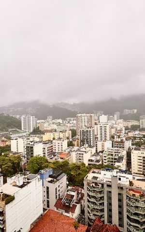 Apartamento para alugar com 180m², 4 quartos e 2 vagas