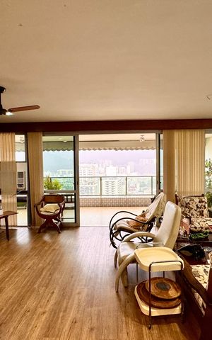 Apartamento para alugar com 180m², 4 quartos e 2 vagas