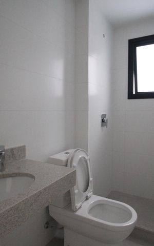 Apartamento à venda com 99m², 2 quartos e 2 vagasBanheiro da Suíte 2