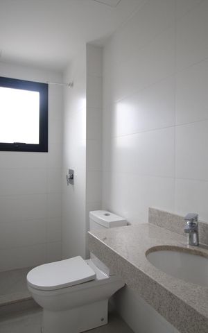 Apartamento à venda com 99m², 2 quartos e 2 vagasBanheiro da Suíte 1