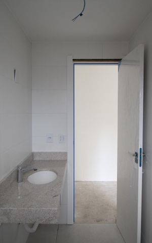 Apartamento à venda com 99m², 2 quartos e 2 vagasBanheiro da Suíte 1