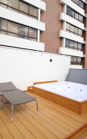 Apartamento à venda com 99m², 2 quartos e 2 vagasJacuzzi