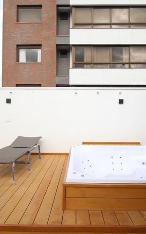 Apartamento à venda com 99m², 2 quartos e 2 vagasJacuzzi