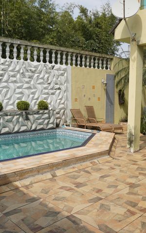 Casa à venda com 240m², 2 quartos e 3 vagasPiscina