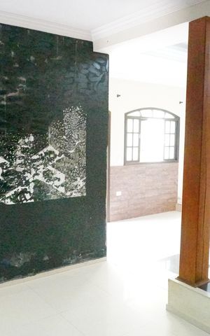 Casa à venda com 240m², 2 quartos e 3 vagasSala de TV
