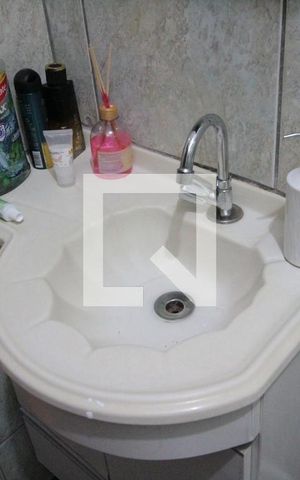 Casa à venda com 151m², 3 quartos e 2 vagas Casa à venda com 151m², 3 quartos e 2 vagasBanheiro