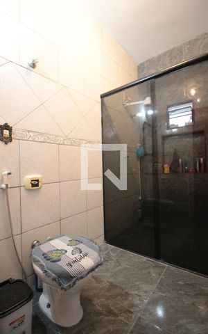 Casa à venda com 151m², 3 quartos e 2 vagas Casa à venda com 151m², 3 quartos e 2 vagasBanheiro