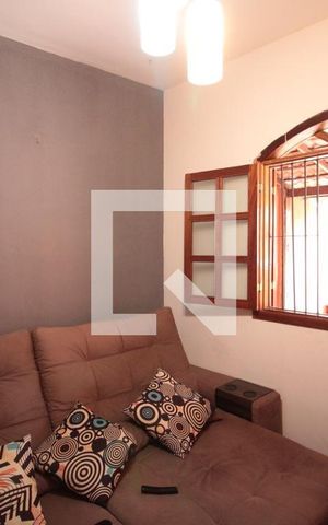 Casa à venda com 151m², 3 quartos e 2 vagas Casa à venda com 151m², 3 quartos e 2 vagasSala
