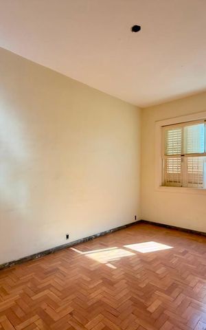 Casa à venda com 360m², 4 quartos e 1 vaga Casa à venda com 360m², 4 quartos e 1 vagaQuarto