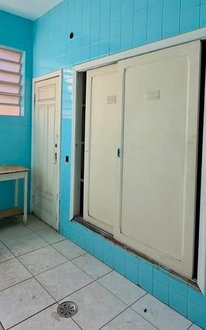 Casa à venda com 360m², 4 quartos e 1 vaga Casa à venda com 360m², 4 quartos e 1 vagaCozinha