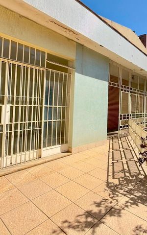 Casa à venda com 360m², 4 quartos e 1 vaga Casa à venda com 360m², 4 quartos e 1 vagaÁrea externa
