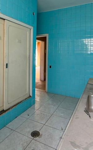 Casa à venda com 360m², 4 quartos e 1 vaga Casa à venda com 360m², 4 quartos e 1 vagaCozinha