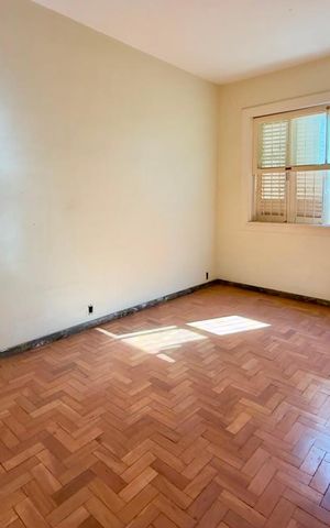 Casa à venda com 360m², 4 quartos e 1 vaga Casa à venda com 360m², 4 quartos e 1 vagaQuarto
