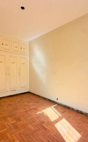 Casa à venda com 360m², 4 quartos e 1 vaga Casa à venda com 360m², 4 quartos e 1 vagaQuarto