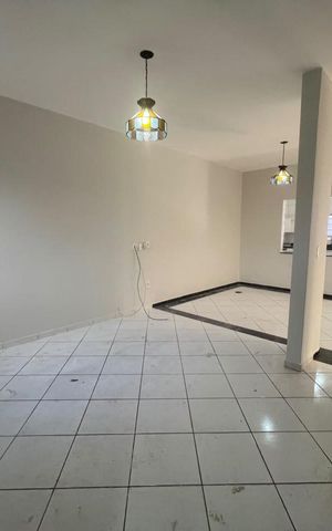 Casa para alugar com 135m², 3 quartos e 4 vagas Casa para alugar com 135m², 3 quartos e 4 vagasSala