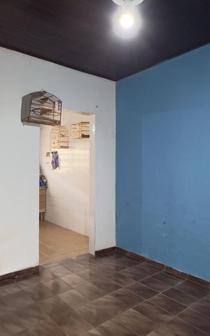 Casa à venda com 50m², 3 quartos e sem vaga Casa à venda com 50m², 3 quartos e sem vagaSala