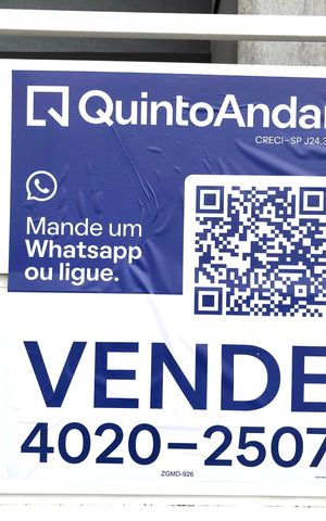 Apartamento à venda com 35m², 2 quartos e 1 vaga Apartamento à venda com 35m², 2 quartos e 1 vagaFachada