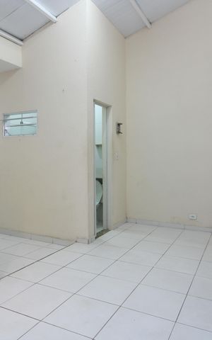 Casa para alugar com 52m², 1 quarto e sem vagaSala / quarto