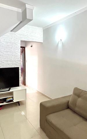 Casa à venda com 125m², 3 quartos e 1 vaga Casa à venda com 125m², 3 quartos e 1 vagaSala