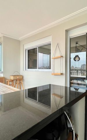Apartamento à venda com 74m², 2 quartos e 1 vaga Apartamento à venda com 74m², 2 quartos e 1 vagaVaranda
